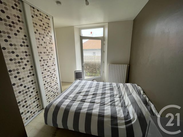 Appartement T3 à vendre - 3 pièces - 44.5 m2 - BOUCAU - 64 - AQUITAINE - Century 21 Agence Nivadour Appartement T3 à vendre - 3 pièces - 44.5 m2 - BOUCAU - 64 - AQUITAINE - Century 21 Agence Nivadour
