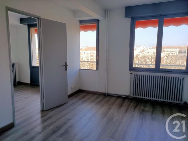 Afficher la photo en grand Appartement F4 à louer - 4 pièces - 61.0 m2 - BAYONNE - 64 - AQUITAINE - Century 21 Agence Nivadour