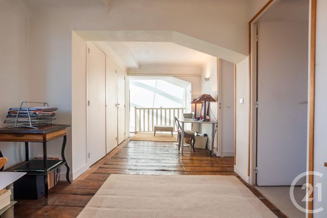 Appartement Duplex à vendre - 4 pièces - 132.33 m2 - BAYONNE - 64 - AQUITAINE - Century 21 Agence Nivadour Appartement Duplex à vendre - 4 pièces - 132.33 m2 - BAYONNE - 64 - AQUITAINE - Century 21 Agence Nivadour