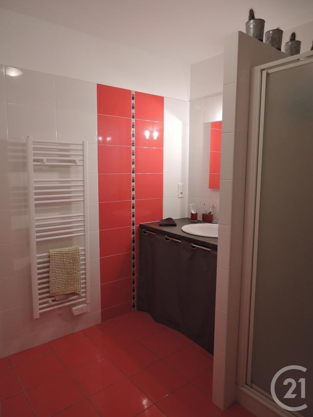 Appartement F3 à louer - 3 pièces - 76.0 m2 - SOURAIDE - 64 - AQUITAINE - Century 21 Agence Nivadour Appartement F3 à louer - 3 pièces - 76.0 m2 - SOURAIDE - 64 - AQUITAINE - Century 21 Agence Nivadour