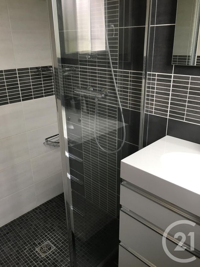 Appartement à louer - 2 pièces - 39.85 m2 - USTARITZ - 64 - AQUITAINE - Century 21 Agence Nivadour Appartement à louer - 2 pièces - 39.85 m2 - USTARITZ - 64 - AQUITAINE - Century 21 Agence Nivadour