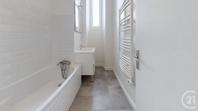 Afficher la photo en grand Appartement T5 à vendre - 5 pièces - 99.31 m2 - BAYONNE - 64 - AQUITAINE - Century 21 Berritzea