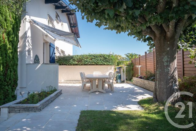 maison à vendre - 7 pièces - 218.6 m2 - ANGLET - 64 - AQUITAINE - Century 21 Berritzea