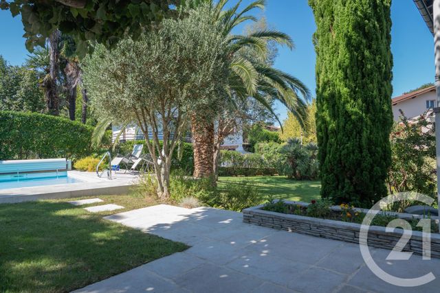 maison à vendre - 7 pièces - 218.6 m2 - ANGLET - 64 - AQUITAINE - Century 21 Berritzea