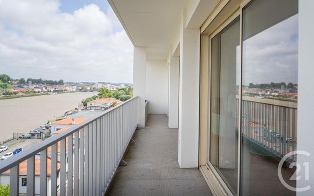 Afficher la photo en grand Appartement T3 à vendre - 3 pièces - 92.6 m2 - BAYONNE - 64 - AQUITAINE - Century 21 Berritzea