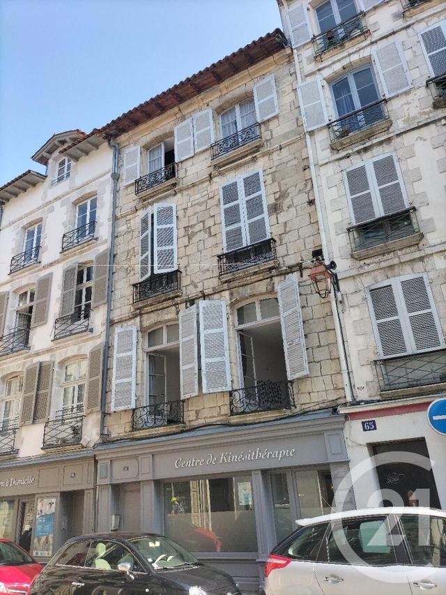 Appartement T3 à louer - 3 pièces - 63.0 m2 - BAYONNE - 64 - AQUITAINE - Century 21 Berritzea