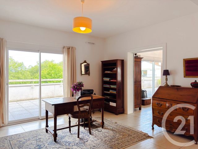 Afficher la photo en grand Appartement T4 à vendre - 4 pièces - 155.0 m2 - BAYONNE - 64 - AQUITAINE - Century 21 Berritzea