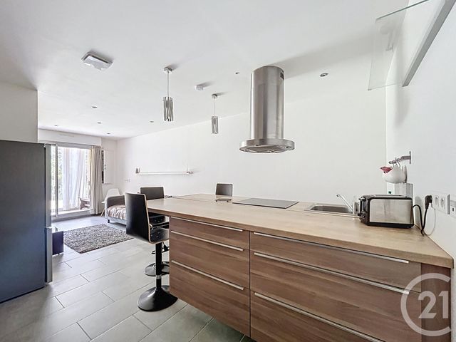 Afficher la photo en grand Appartement T1 à vendre - 1 pièce - 31.94 m2 - BAYONNE - 64 - AQUITAINE - Century 21 Berritzea