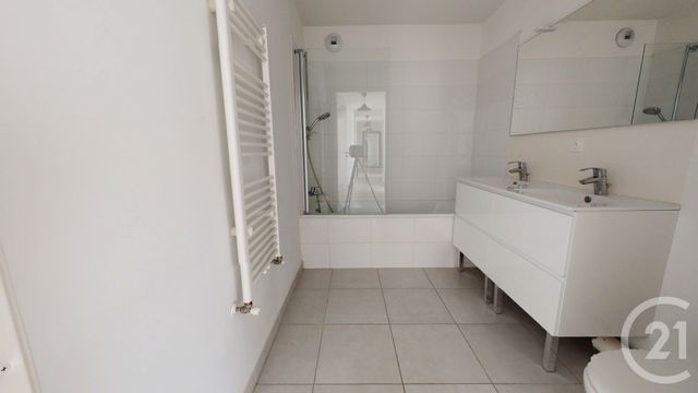 Appartement T4 à vendre - 4 pièces - 93.34 m2 - BOUCAU - 64 - AQUITAINE - Century 21 Berritzea