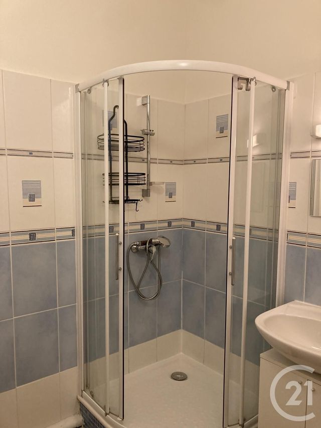 Appartement F3 bis à louer - 3 pièces - 75.0 m2 - 64 - AQUITAINE - Century 21 Berritzea