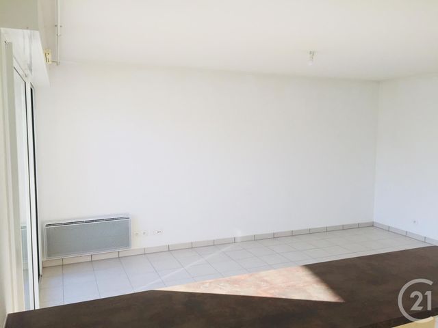Appartement F3 à louer - 3 pièces - 62.0 m2 - USTARITZ - 64 - AQUITAINE - Century 21 Berritzea