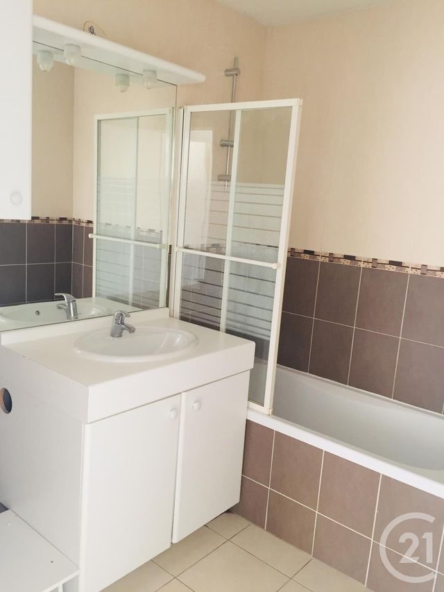 Appartement F3 à louer - 3 pièces - 62.0 m2 - USTARITZ - 64 - AQUITAINE - Century 21 Berritzea