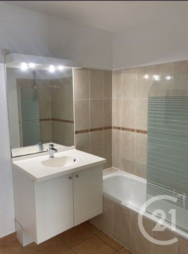 Appartement F3 à louer - 3 pièces - 64.6 m2 - CAMBO LES BAINS - 64 - AQUITAINE - Century 21 Berritzea
